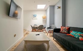 Luxury 2 Bed Apartment, Centre Of The Barbican!